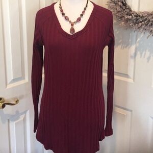 Burgundy long sleeve ribbed tunic
